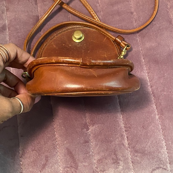 Vintage Coach mini Brown Leather Crossbody Bag - Picture 7 of 9